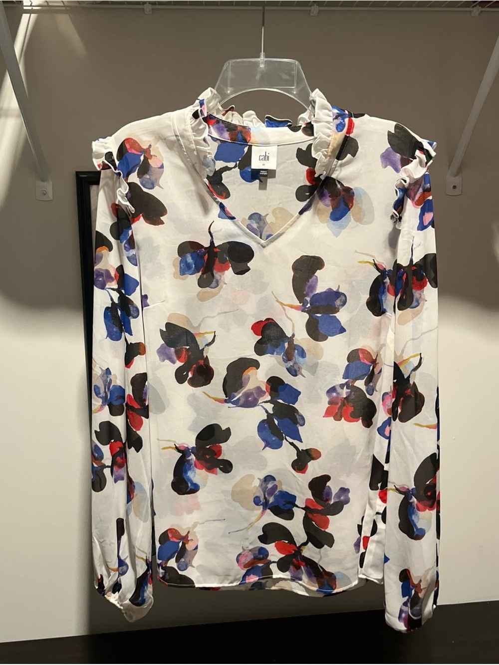 Cabi floral white Blouse style # 4426